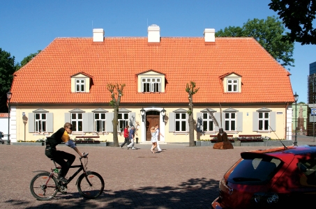 Rezidencijos Latvijoje ir Švedijoje