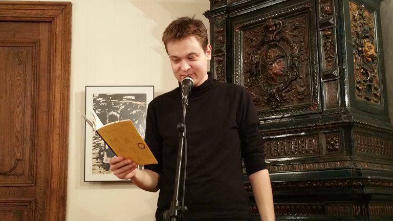 Rašytojų klube vyko susitikimas su poetu, vertėju Aisčiu Žekevičiumi ir jo eilėraščių knyga „Maratonas“