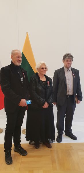Lenkijos Respublikos ambasadoje vyko vertėjų portretų parodos „Iš šešėlio“ atidarymas