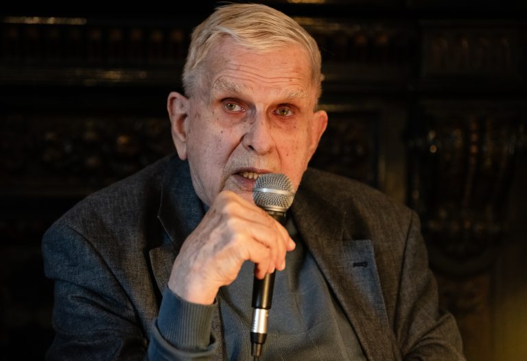 Profesorius Tomas Venclova skaitė pranešimą Lietuvos rašytojų sąjungoje | Atgyjantys pasakojimai